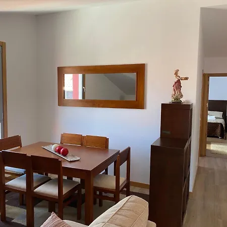 Atico En Pleno Centro En Cangas Daire