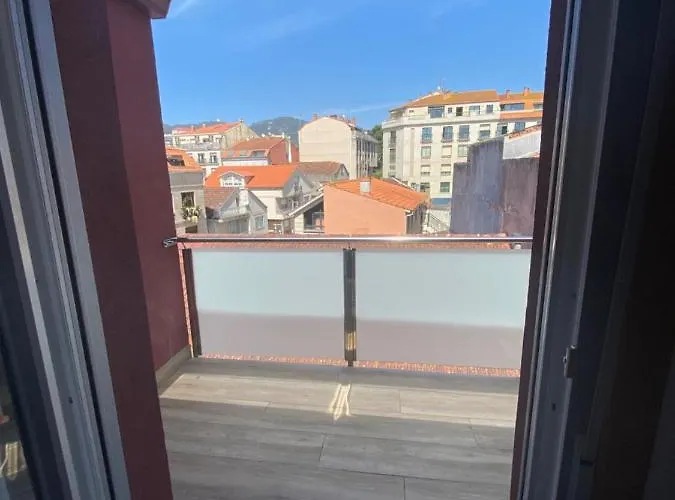 Atico En Pleno Centro En Cangas Daire *