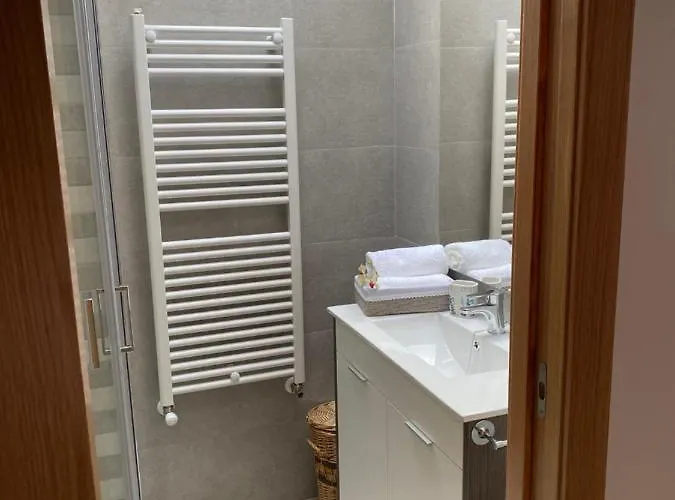 Atico En Pleno Centro En Cangas Daire